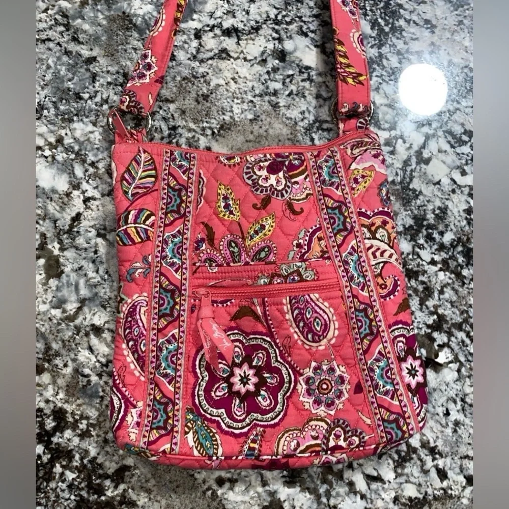 Vera Bradley crossbody/shoulder bag retired coral/pink pattern